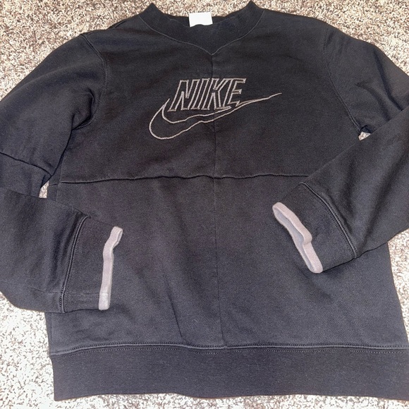 Nike size medium youth boys black pullover crewneck sweatshirt stitched Nike - Picture 2 of 10